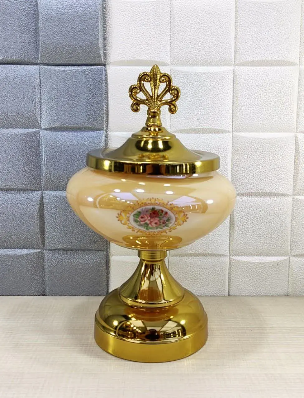 🔘 کد: شکلات خوری ۷۰۹۷
