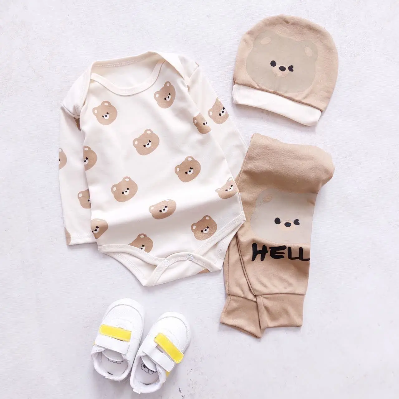 سه تیکه نوزادی خرس قهوه ای🐻
