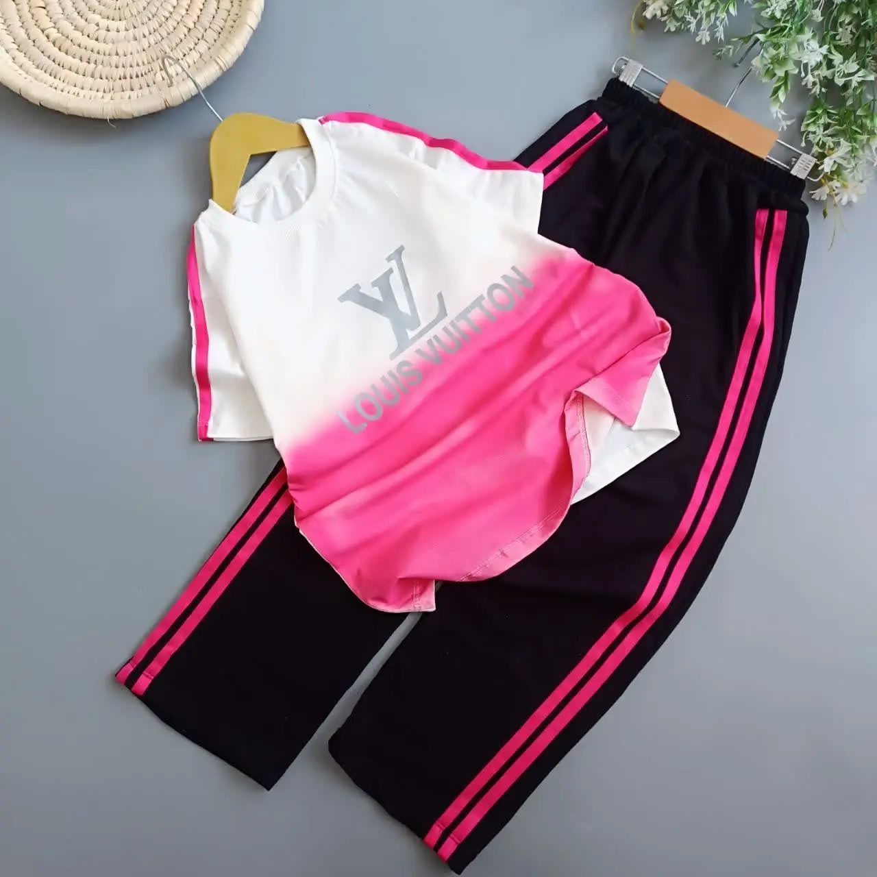 ست تینیجری اقت. صادی 🫰
