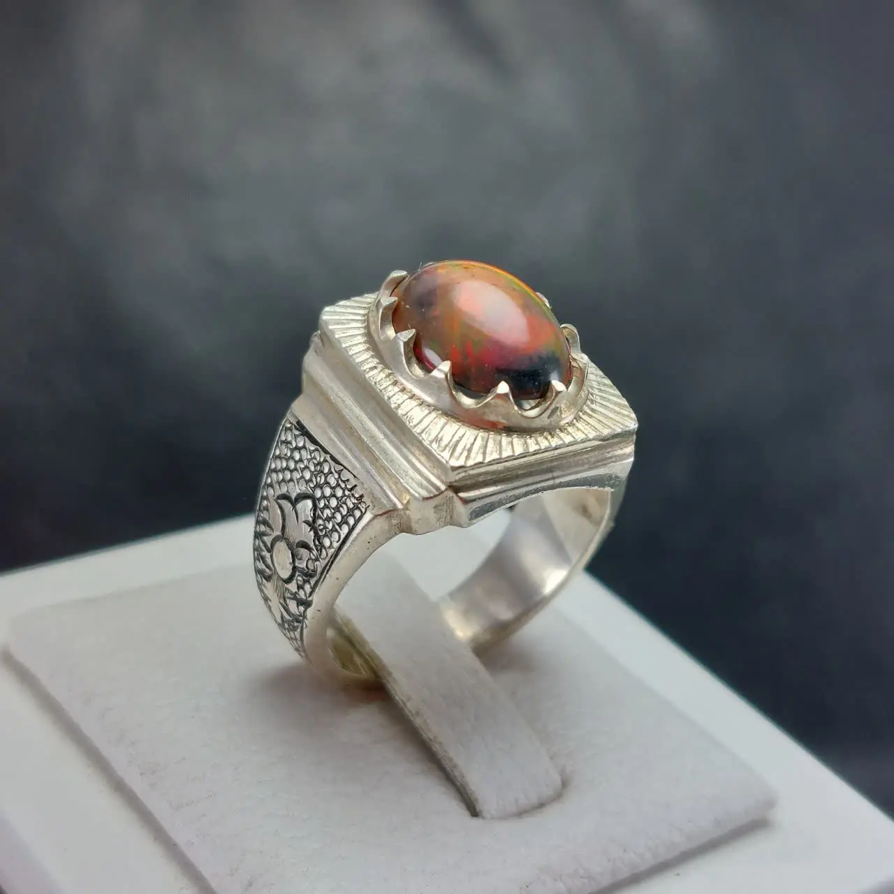 #انگشتر #نقره مردانه #دستساز با قلمزنی فاخر ساخت استاد عباسیان ❤️
