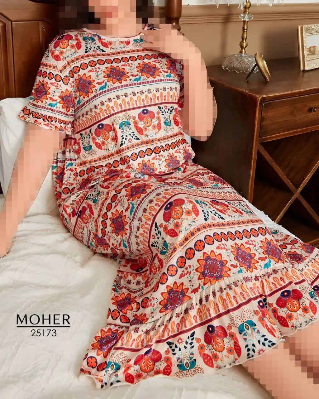 پارچه کشی، تن‌خور آزاد و طراحی زنونه و اصیل این مدل، انتخابی ایده‌آله برای خانم‌هایی که هم راحتی می‌خوان، هم استایل خاص و موندگار! 
