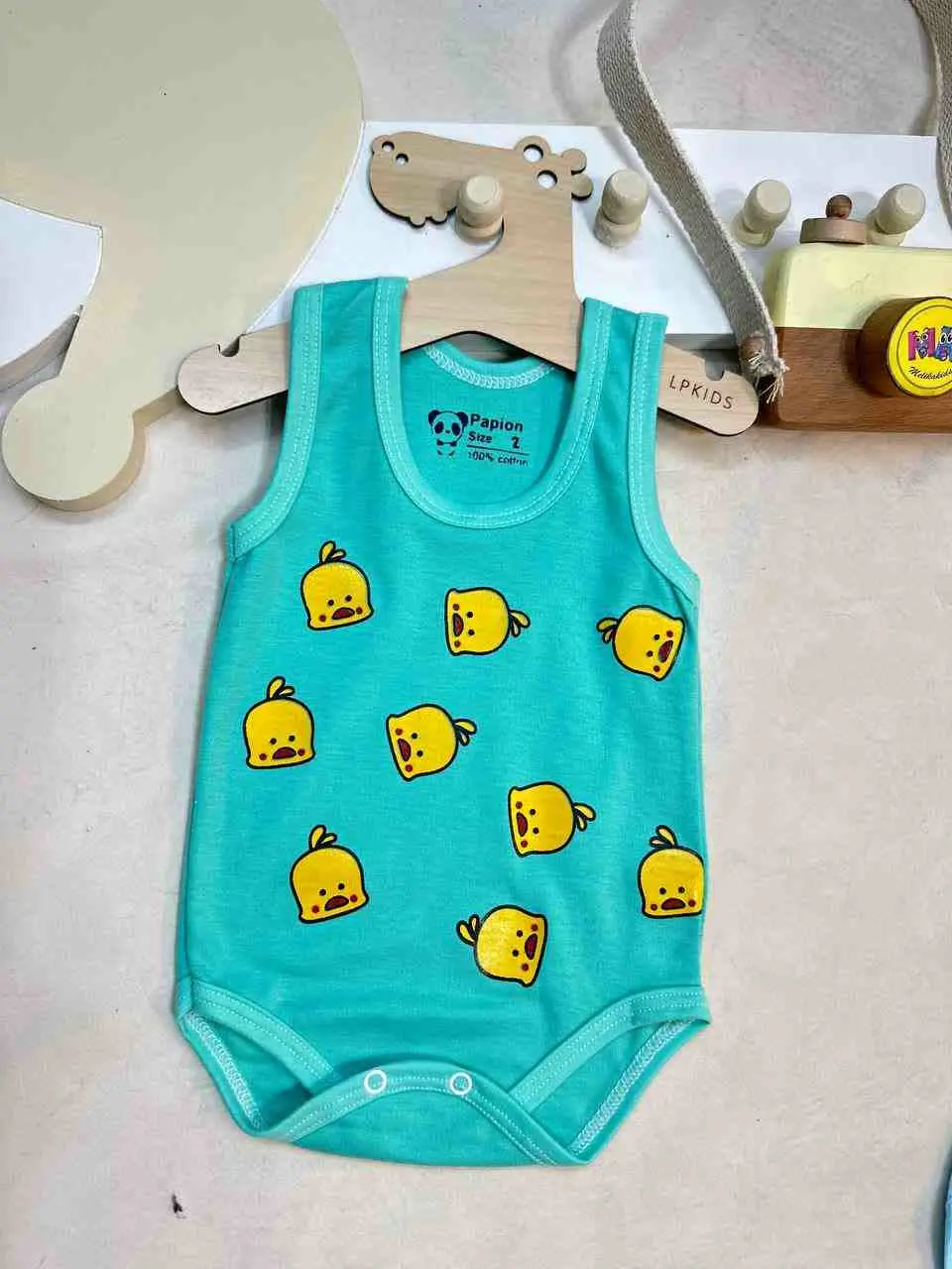 زیردکمه جوجه سبز نوزادی و کودک کد ۱۱۸۰۳۴ 
