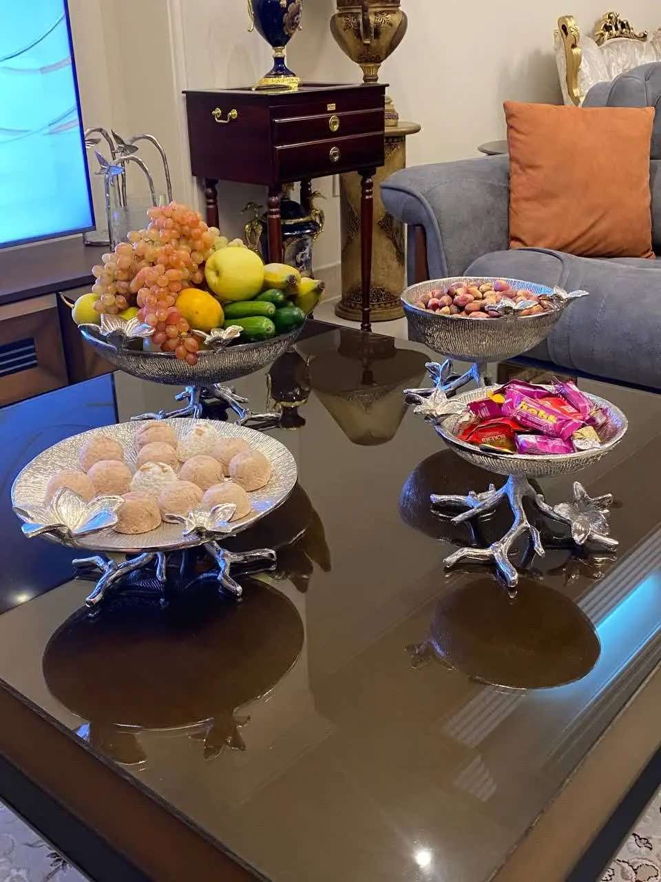 سرویس ٤ تیکه پذیرایى نیلوفر 
