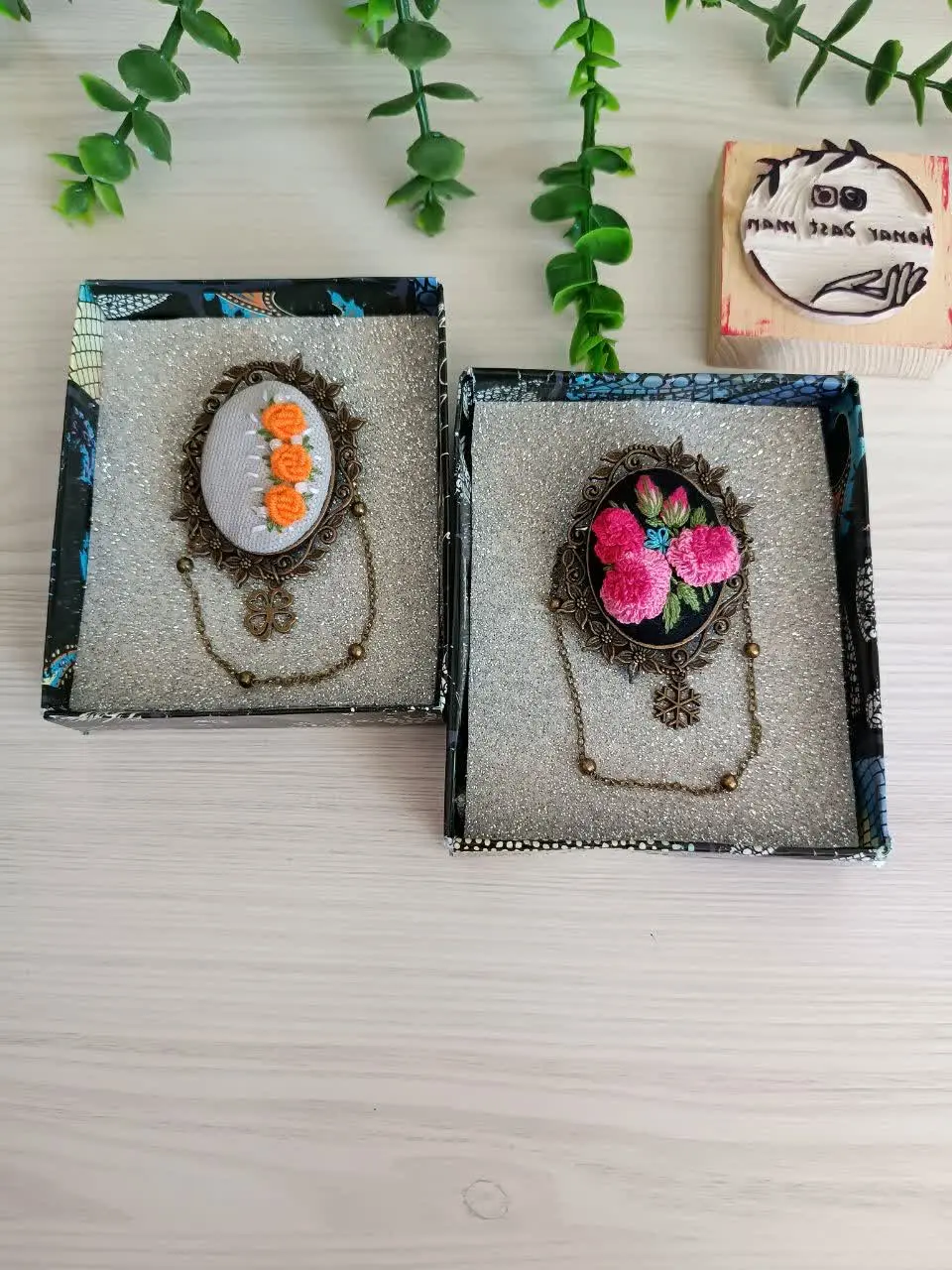 🪷سنجاق سینه برنزی 🪷
