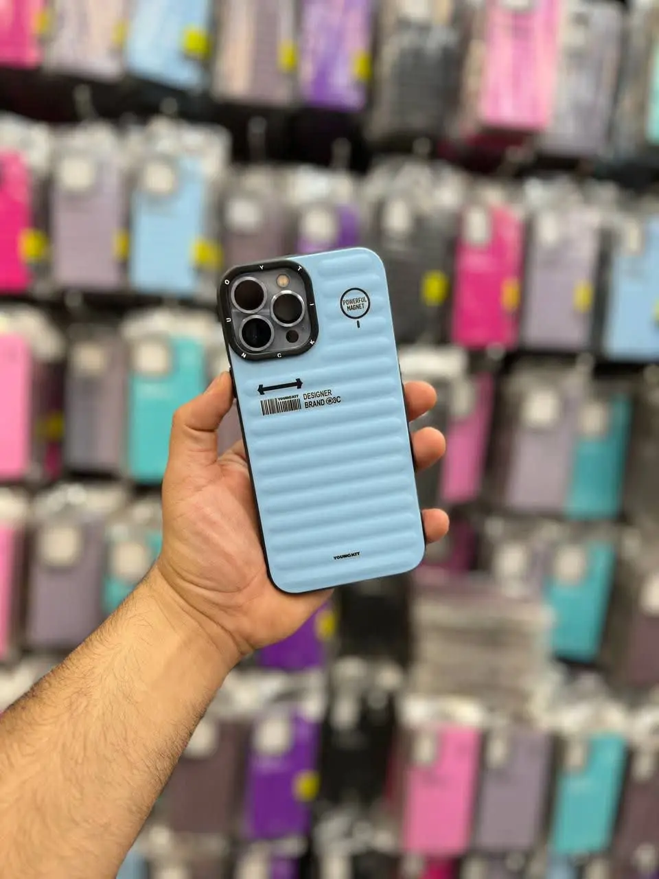 📱مدل قاب: قاب یانگکیت مات رنگی دکمه‌ها روان و متال کیفیت بسیار عالی بسیار خوش دست و زیبا مخصوص انواع #سامسونگ #شیائومی و #آیفون 
