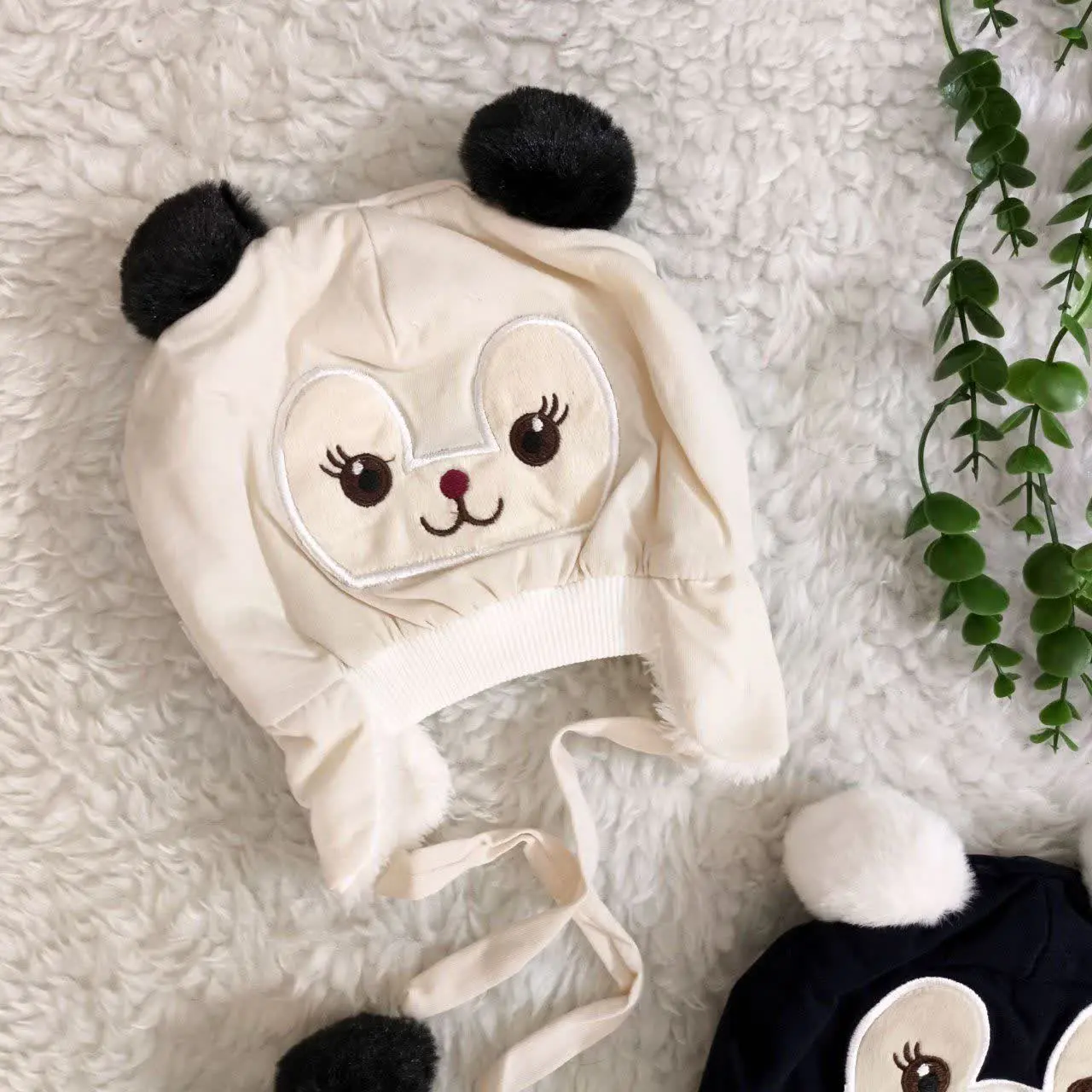 کلاه پوم دار توخز گلدوزی شده