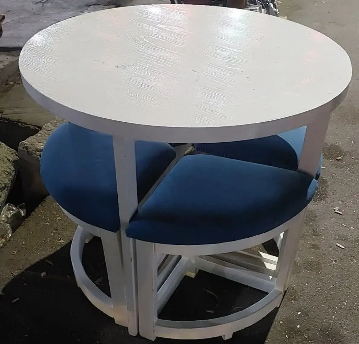 میز ناهارخوری گرد