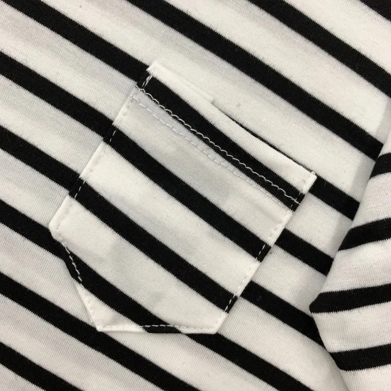 رنگ بندی: زرشکی, سبزتیره, س...