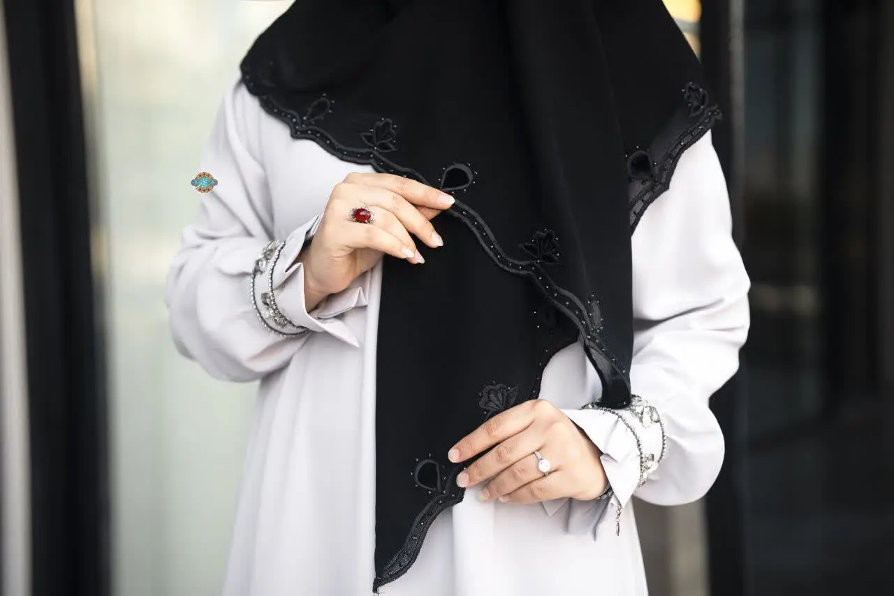 روسری گلدوزی کد ۲۰۳