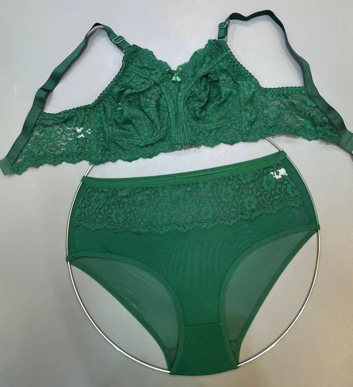 همیشه بیشتر ست ها فنردارن🥴