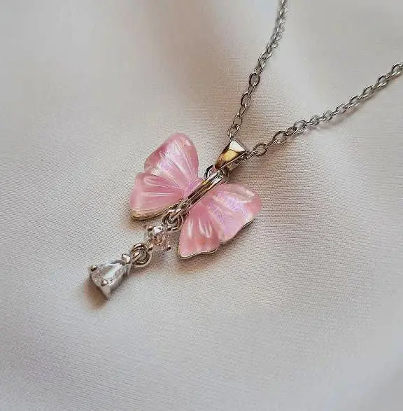 - گردنبند پاپیون جواهری