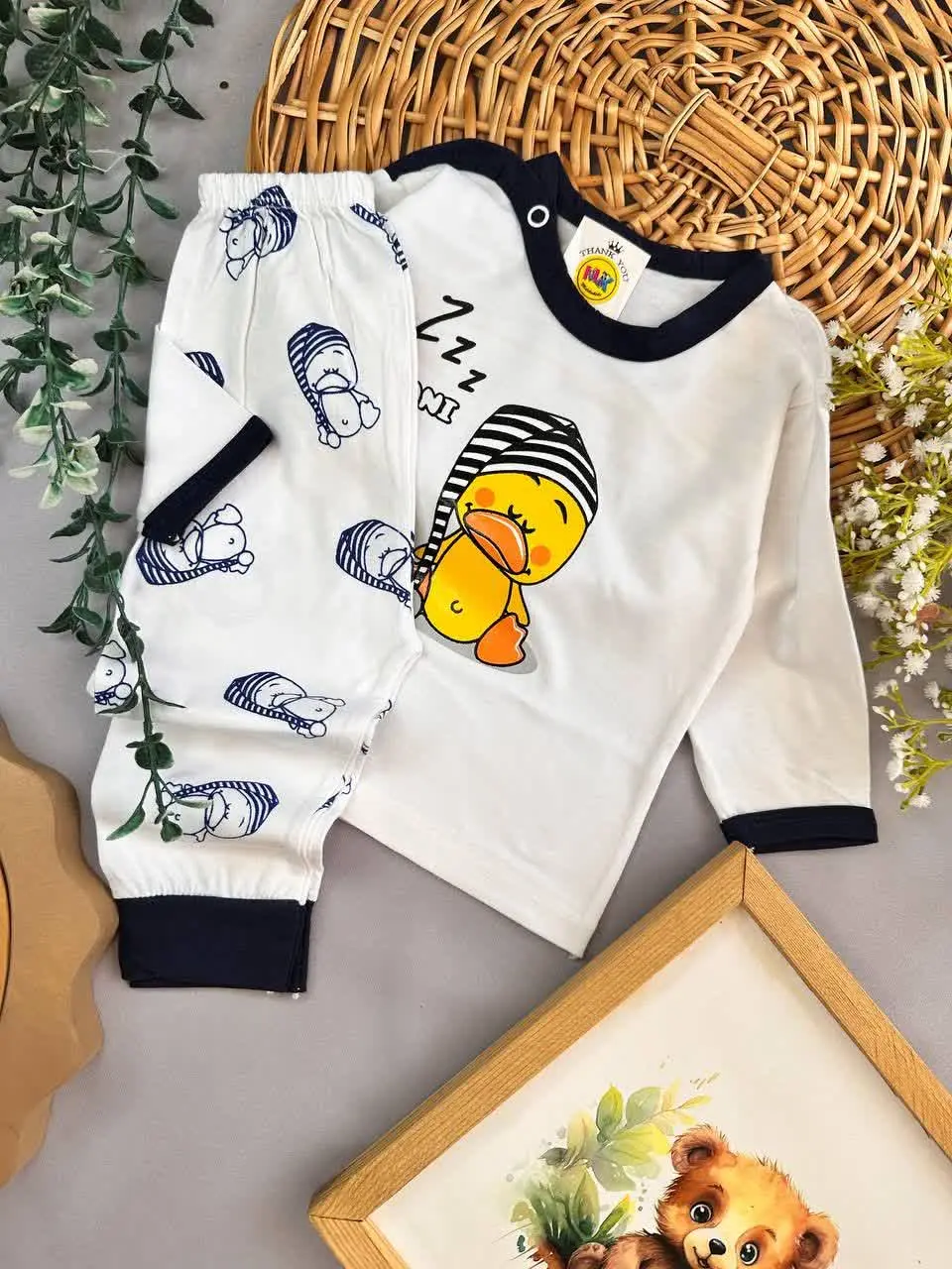 بلوز شلوار طرح اردک سفید سو...