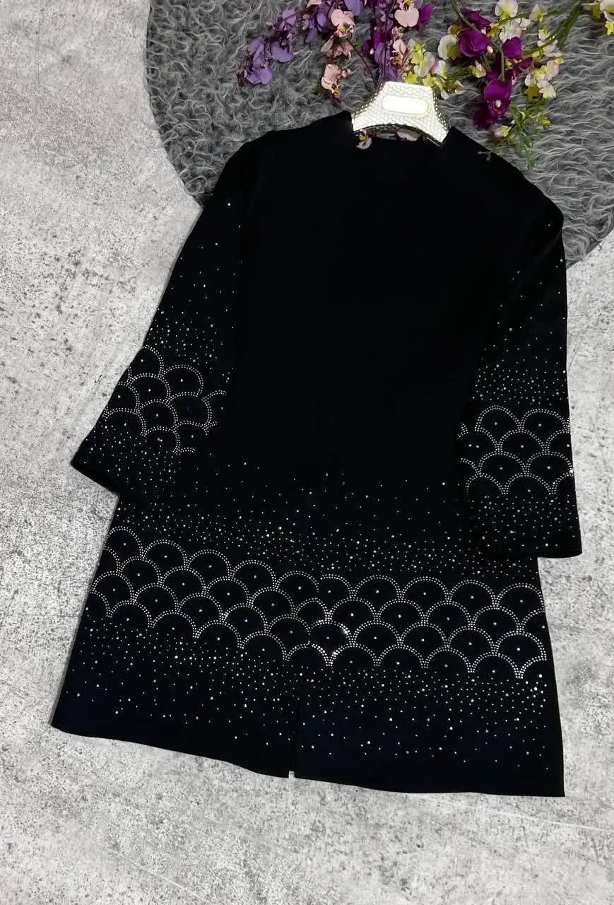 👚 نام: مدل ماه
