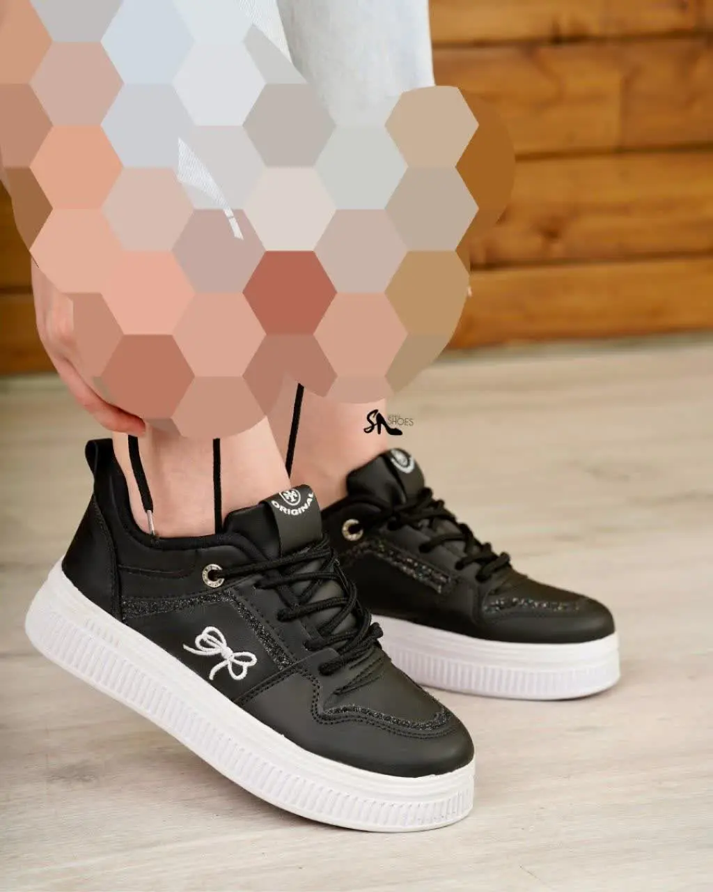 🌈 رنگبندی: کرم, مشکی, سفید