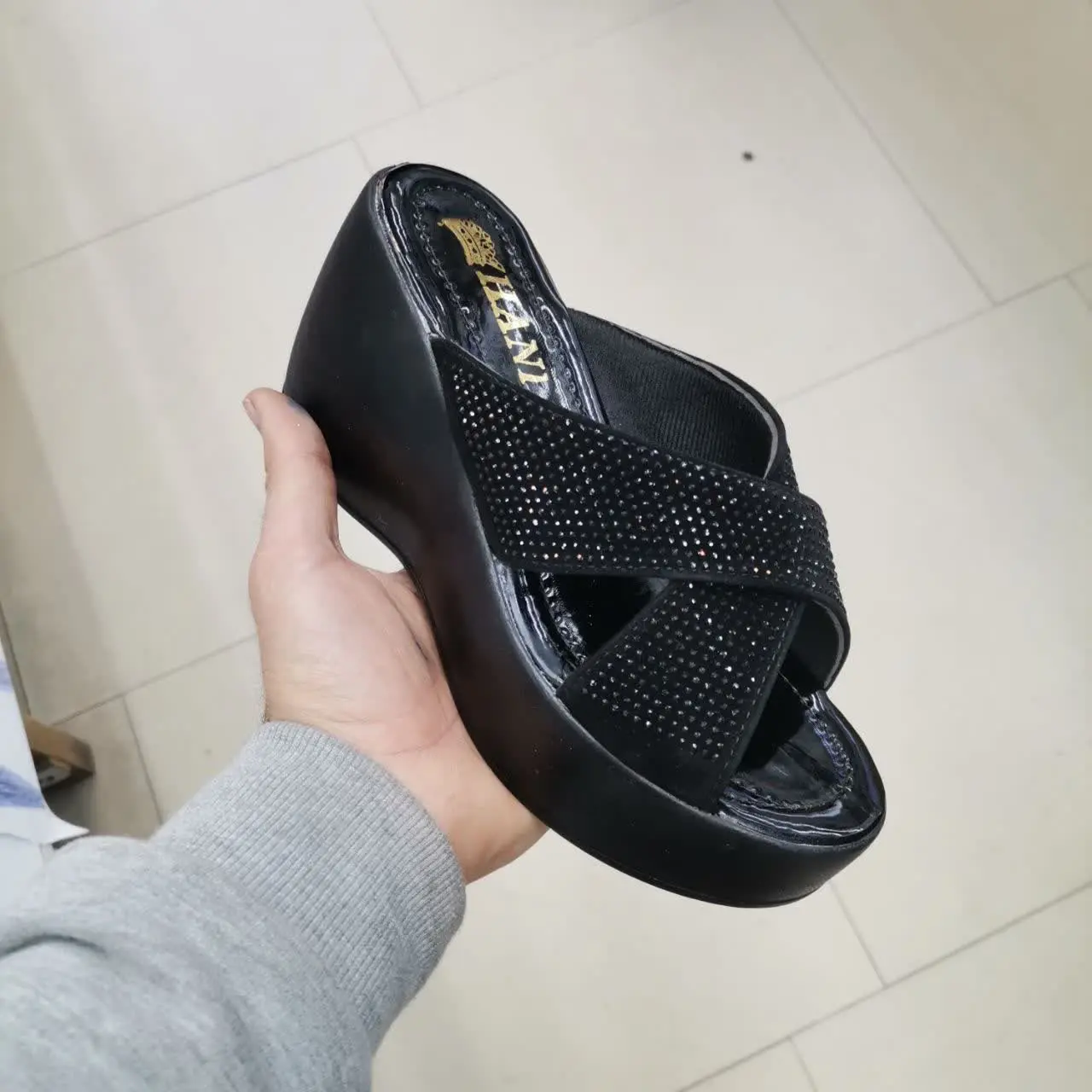 صندل جدید لژ دار ۶ سانت 
