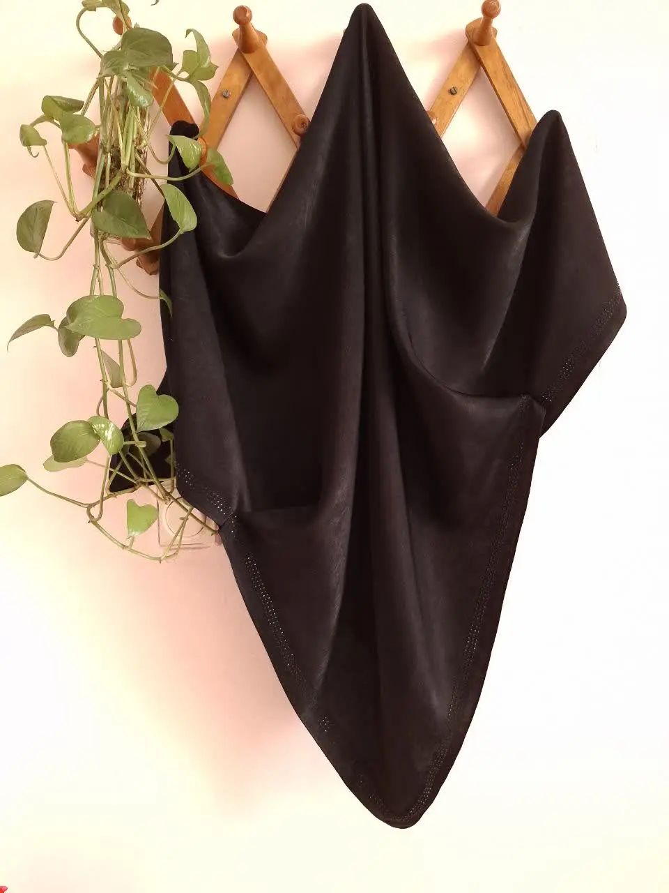 #روسری_مشکی_کوپرا_نگین دار
