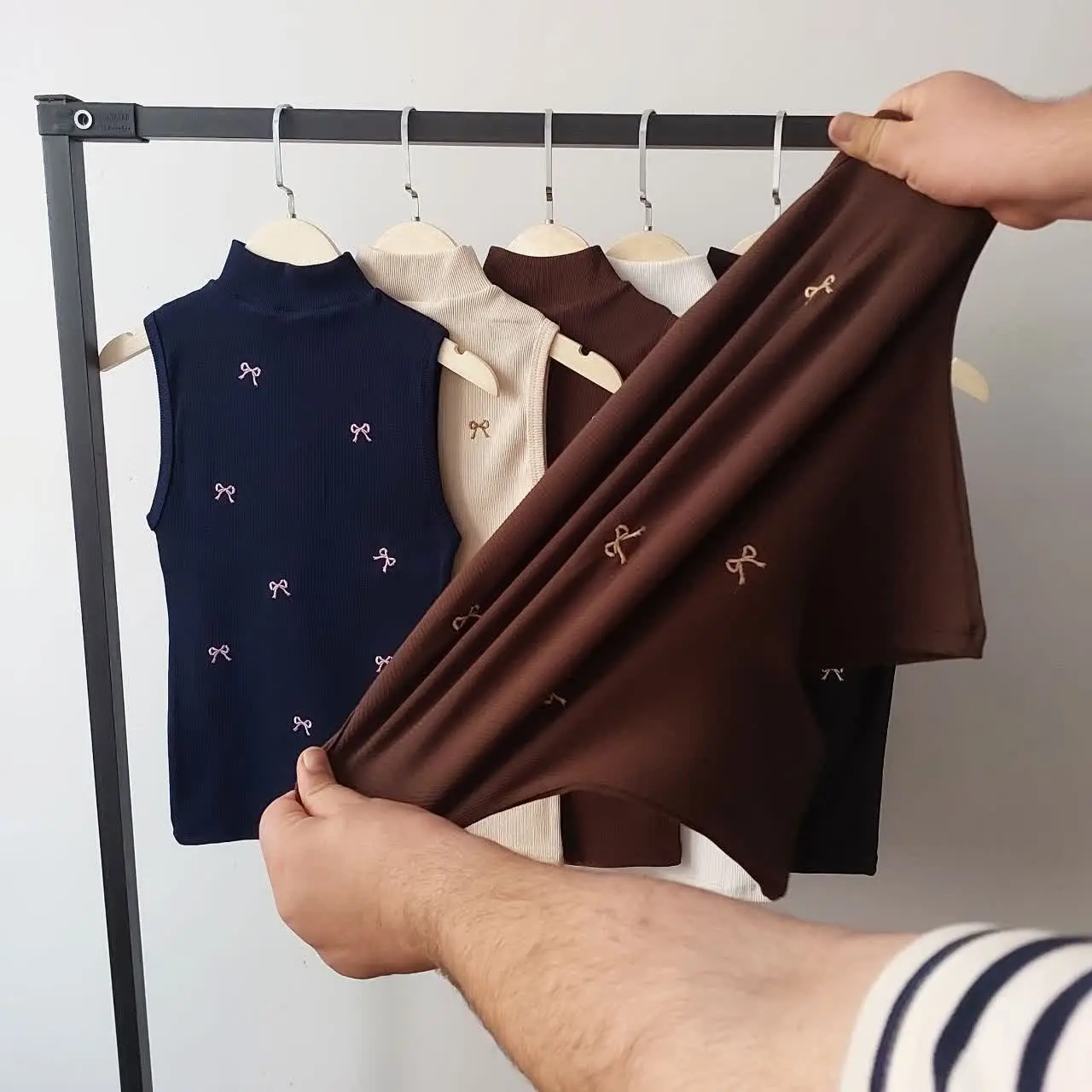 رنگ بندی: مشکی - قهوه ای سو...