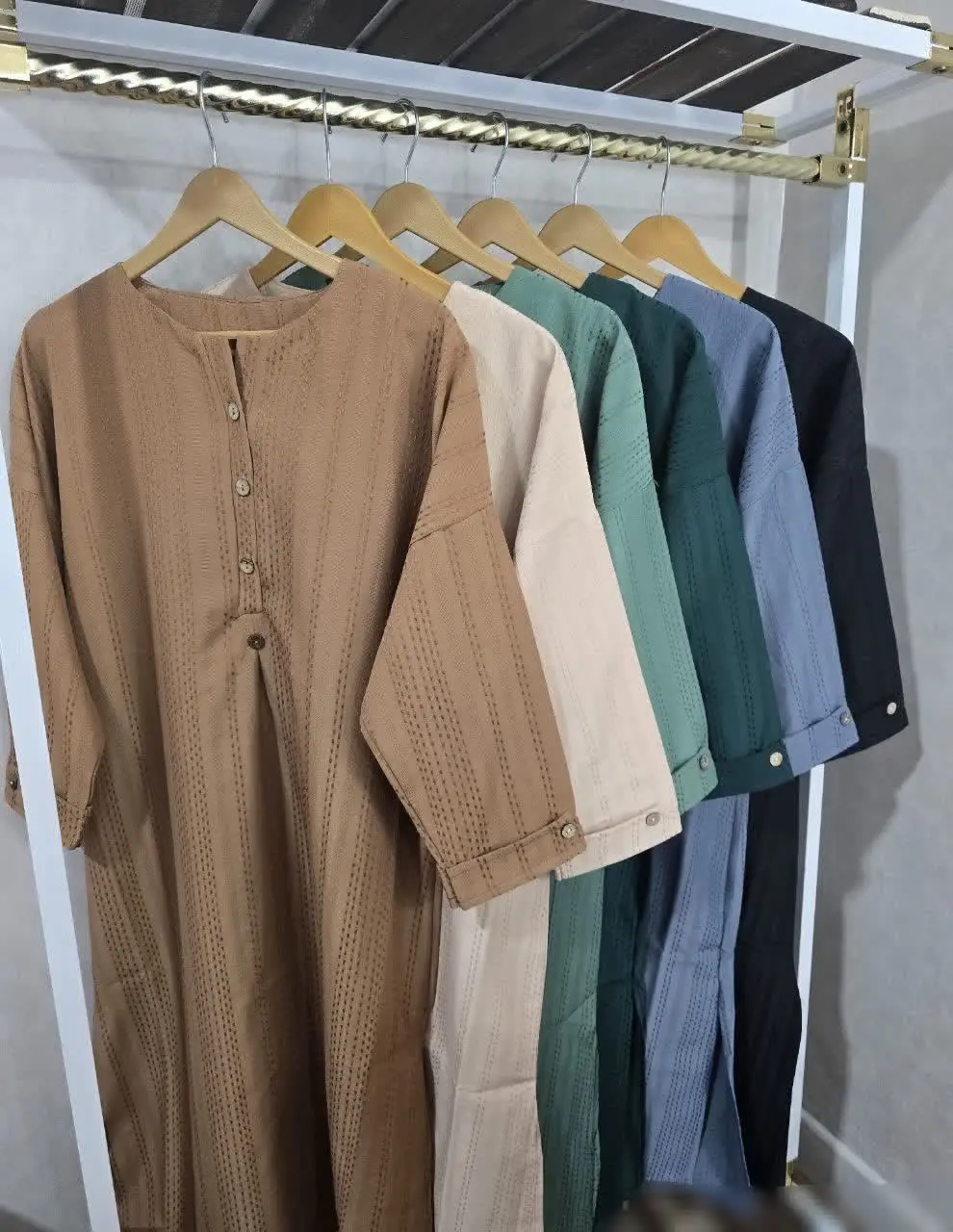 موجودی رنگ ها: طوسی و کرم