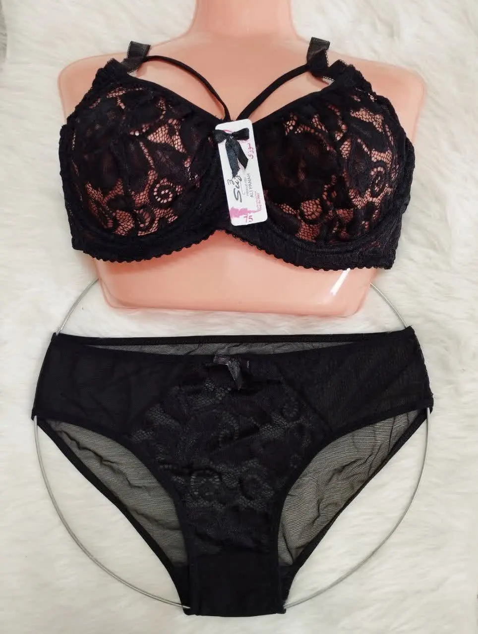 🖋نام: ست شورت وسوتین دانتل فنردار
