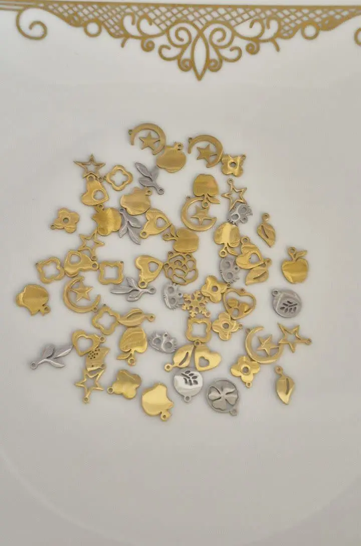 ❌دخترا این پلاک هایی استیل مناسب برای اویز ساعت. موبایل گوشواره مینیمال و … هستن. 
