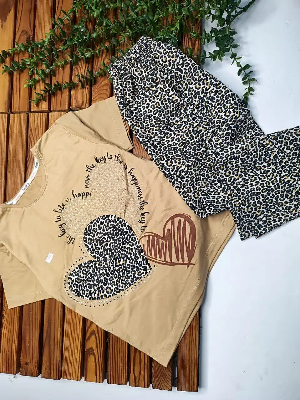 بازم تیشرت وشلوار داریم چون خیلی تقاضا داشتیم ☺️☺️
