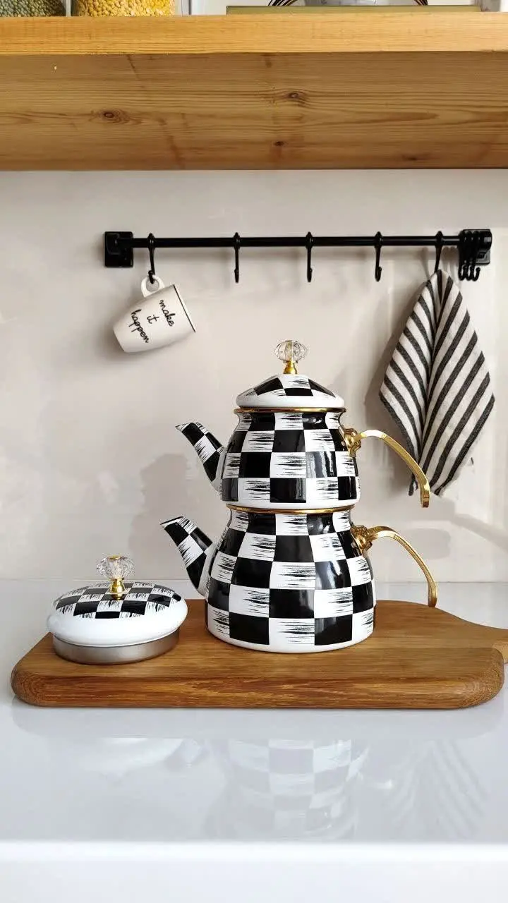 ۱۳ طرح کتری و قوری لعابی 
