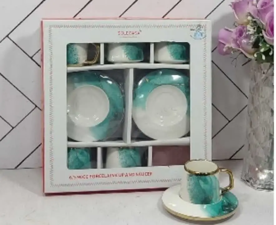 قهوه خورا دستا بالا✋