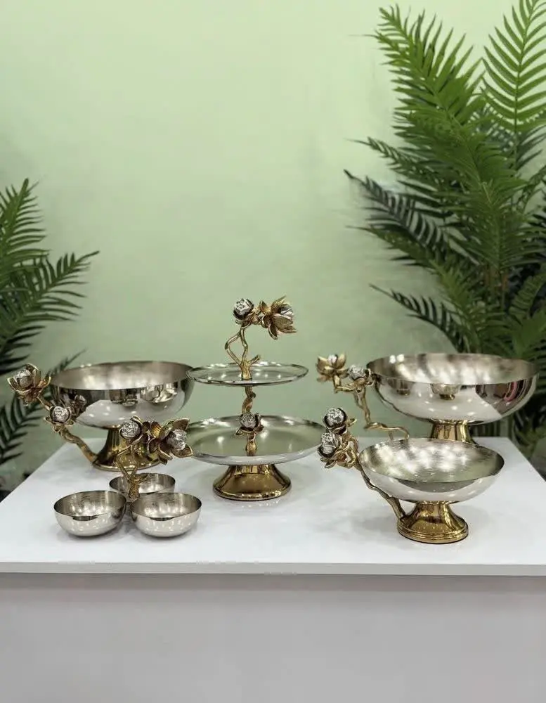 ست زیبای نیلوفر