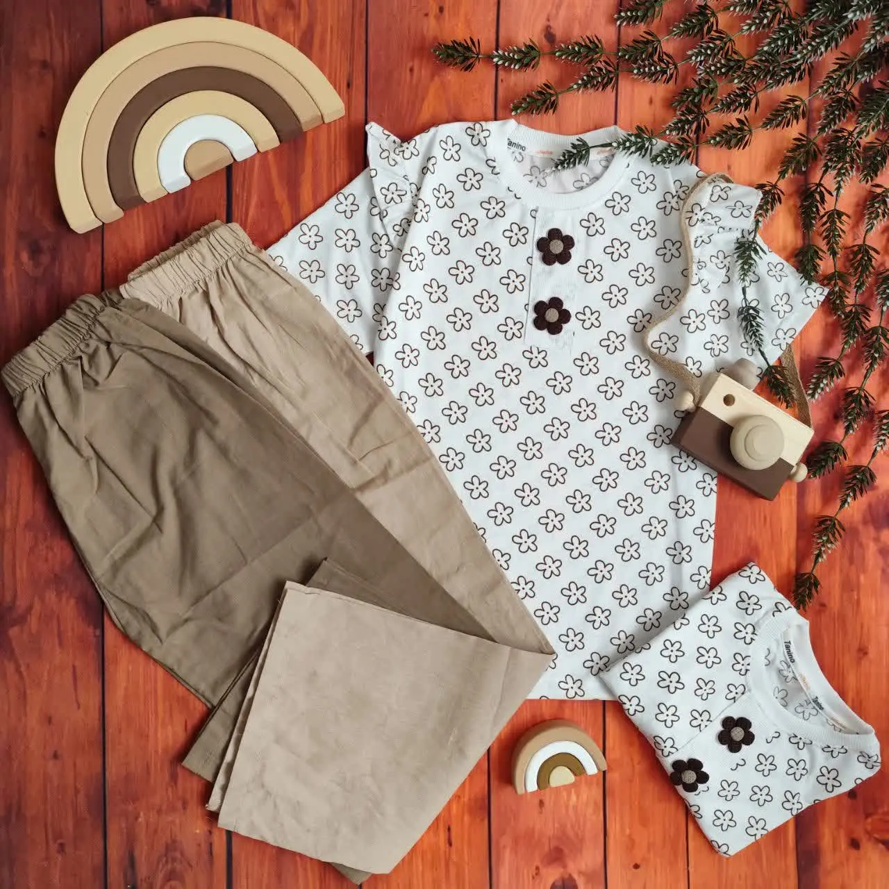 😍ست تیشرت وشلوار دخترانه گل...