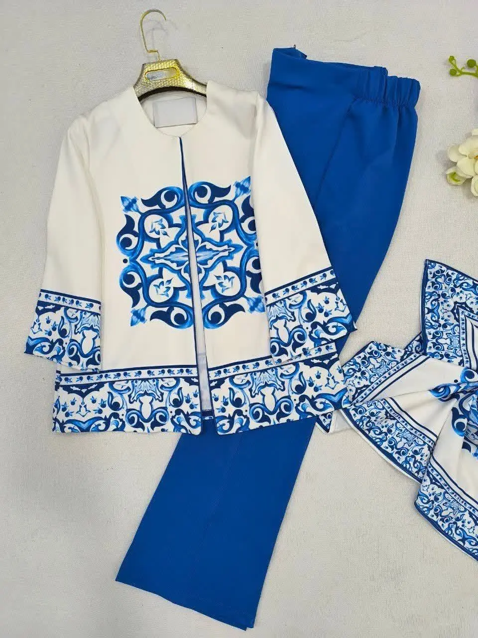 🌷نام: سه تیکه کت و شلوار و اسکارف گیتی 
