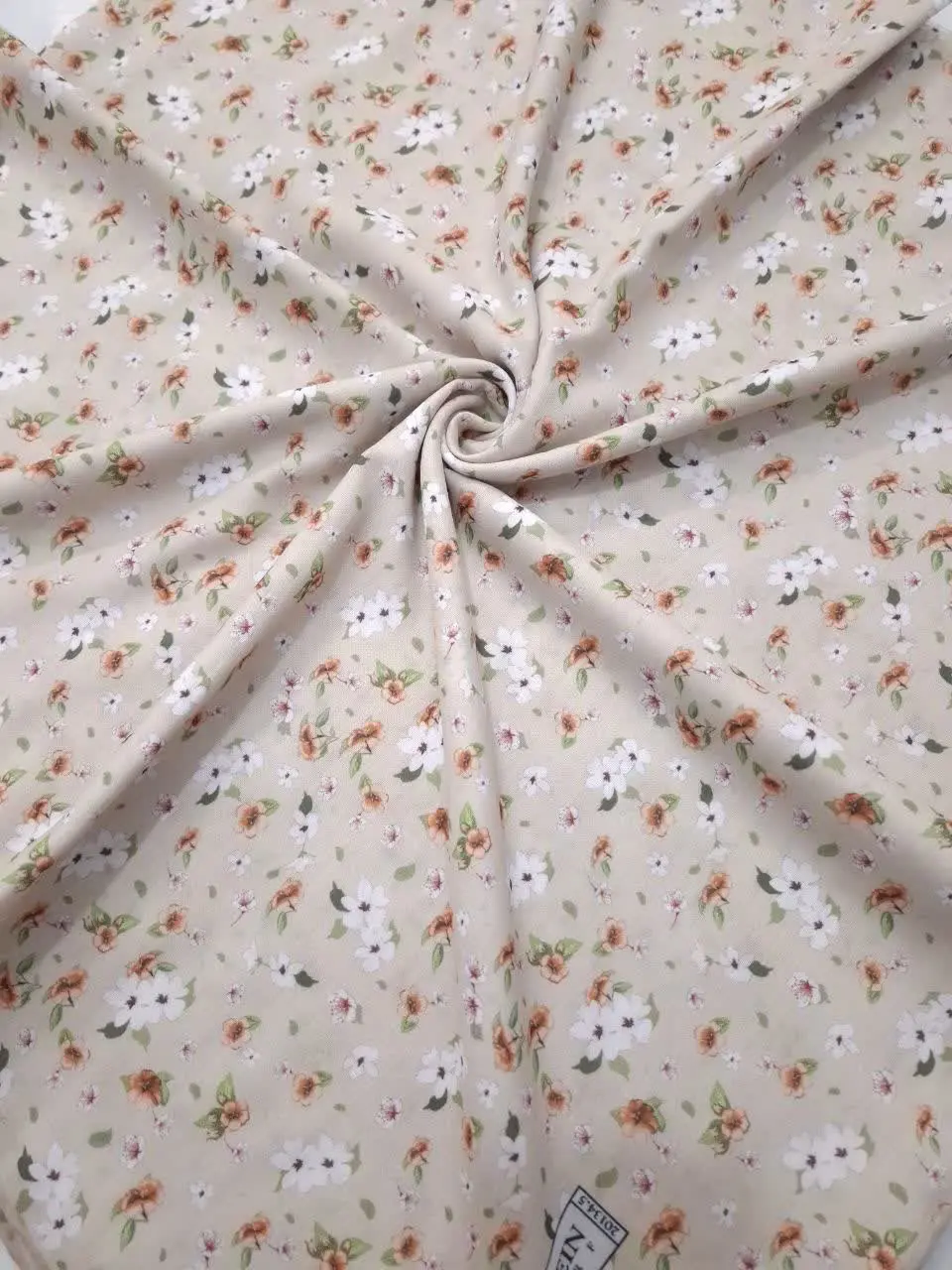 ☘ روسری از جنس نخی