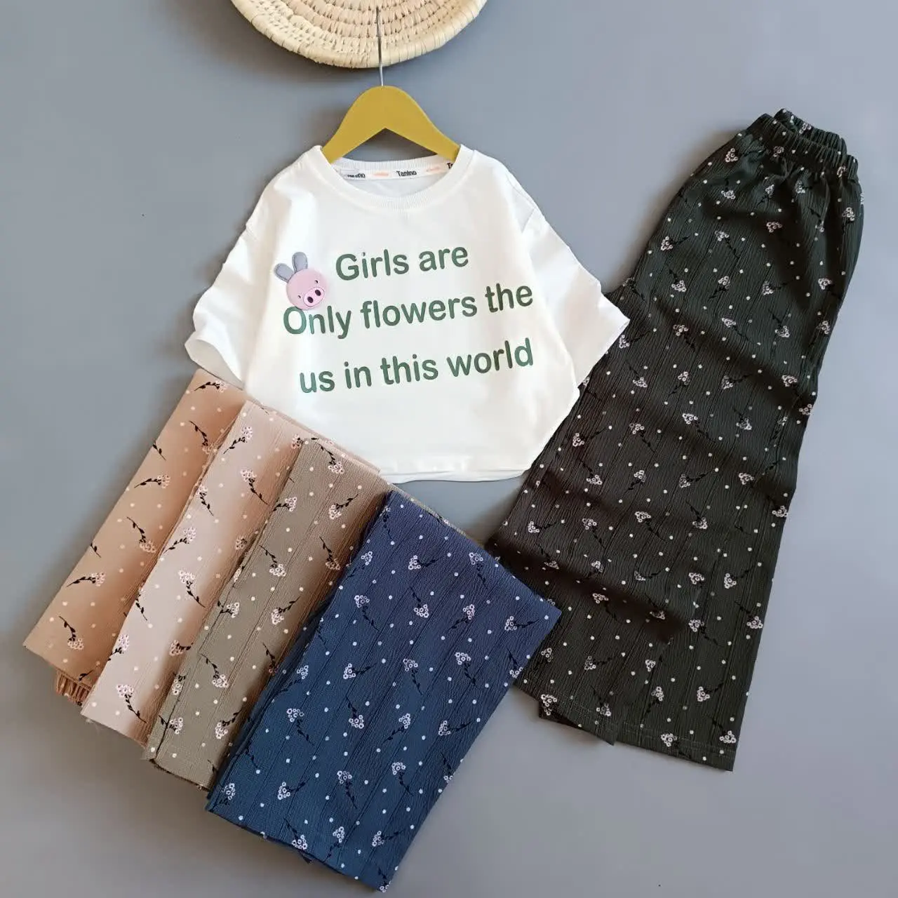 💞 کراپ شلوار شکوفه اقتصادی دخترانه💞
