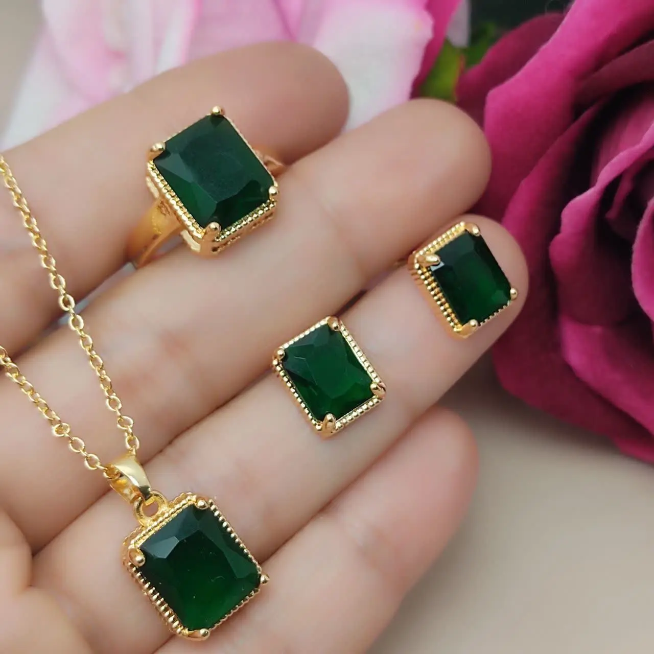 نیم ست زمرد صنعتی وارداتی 💚