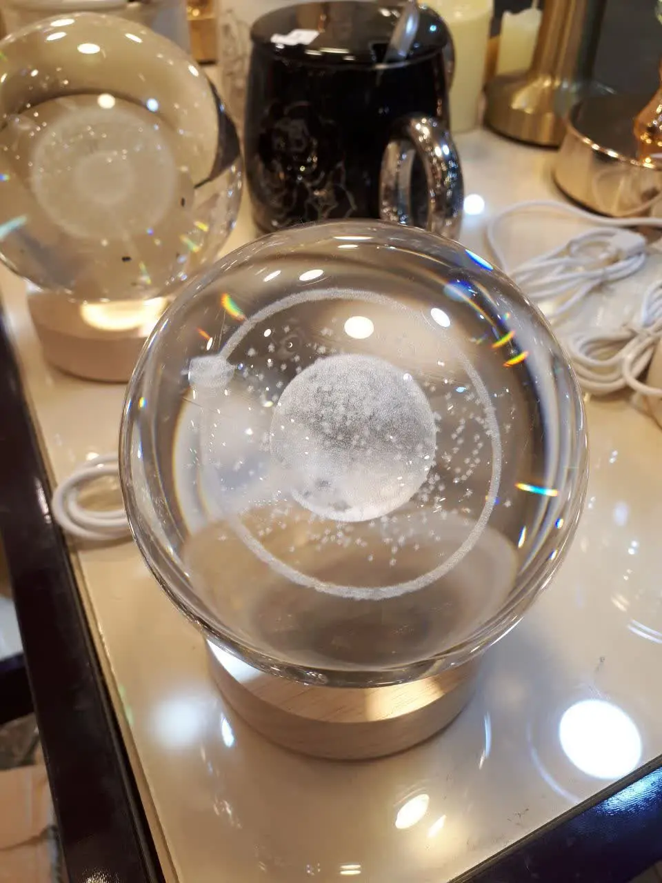 📌گوی کریستالی ال ای دی دار😍👆
