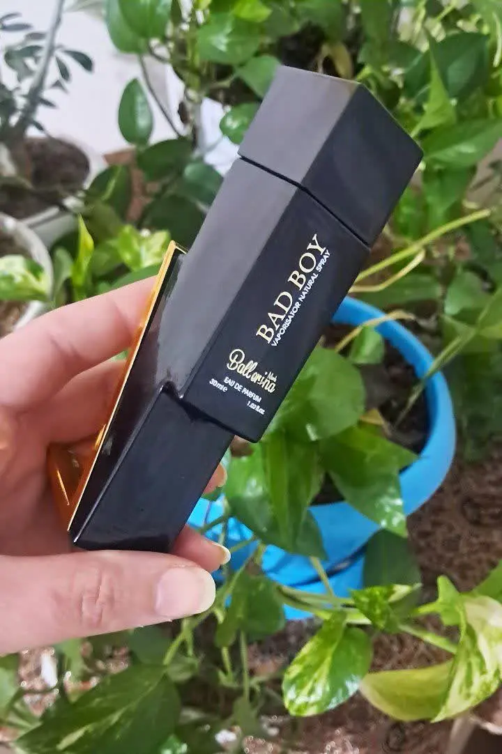 ادکلن ۳۰ میل مینیاتوری ۳۰ بد بوی …. 
