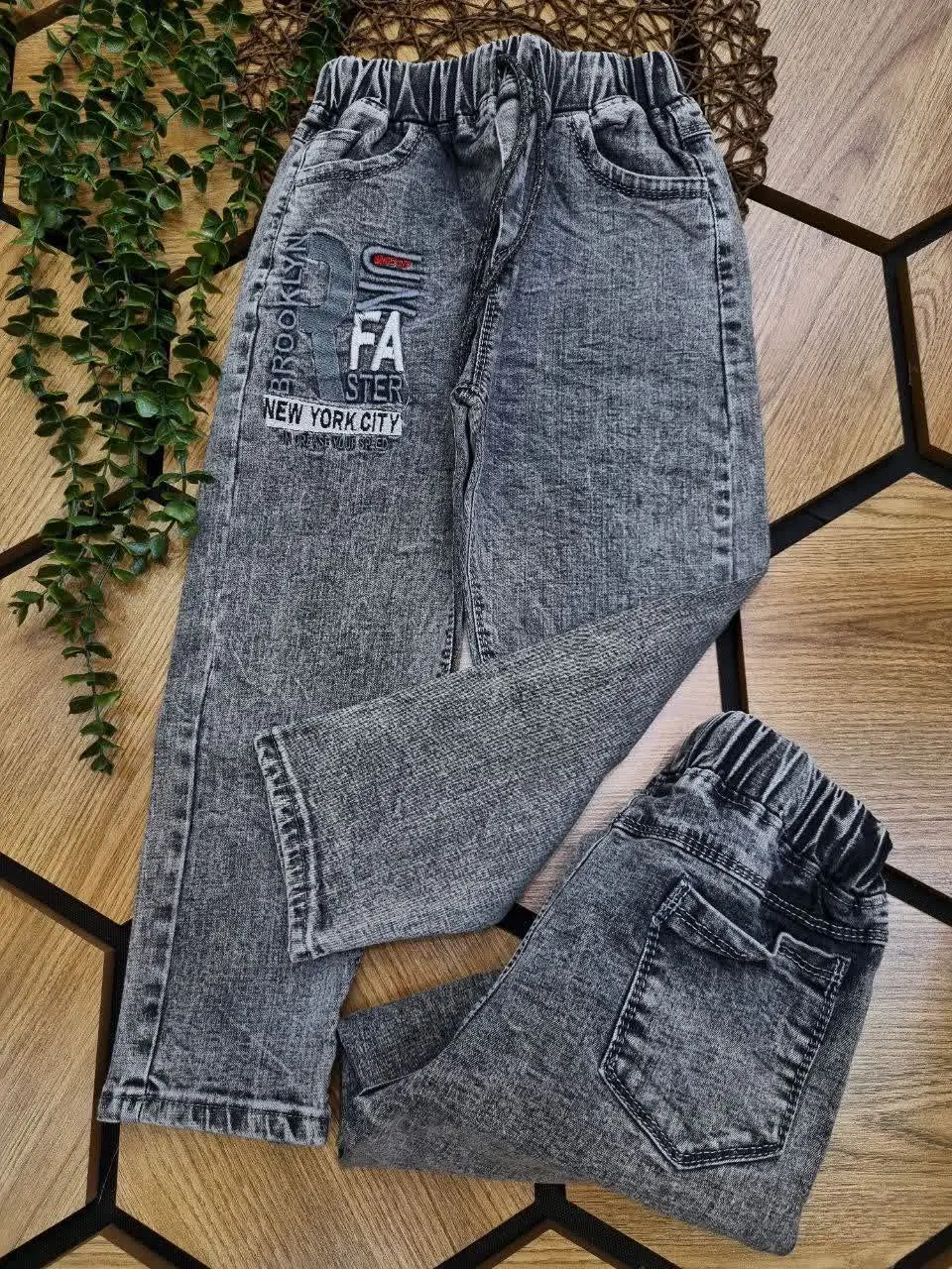 👖شلوار لی مام گلدوزی اسپورت