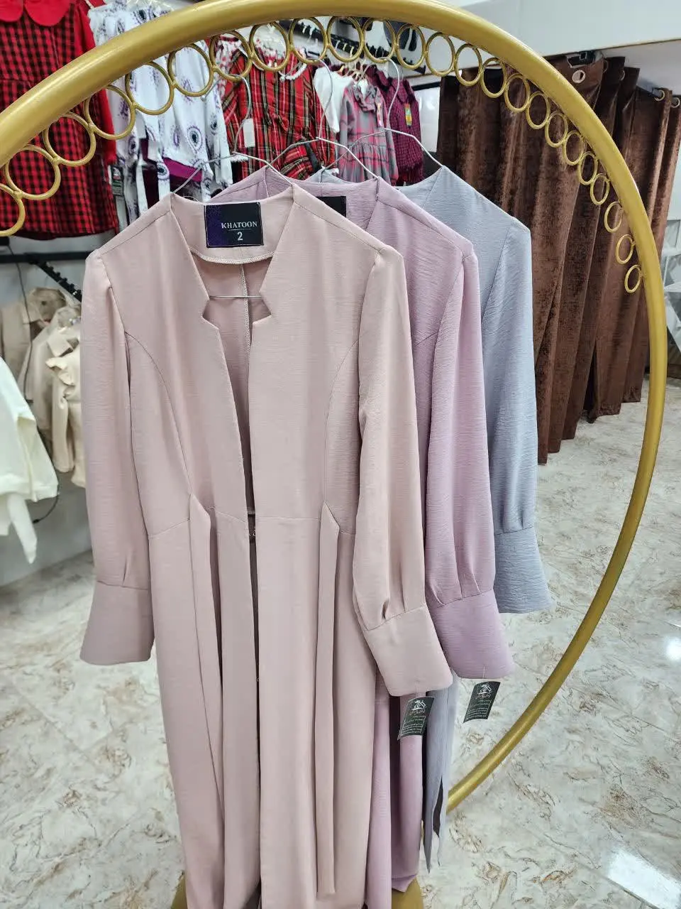 مانتو ابروبادی
