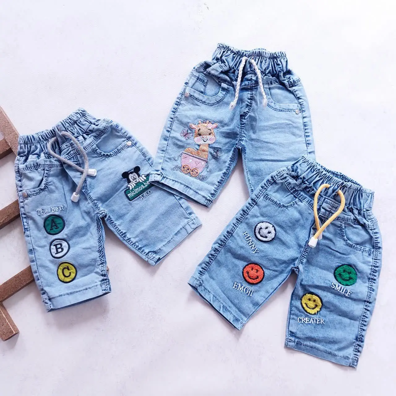 شلوارک جین اسپرت در سه طرح 😍
