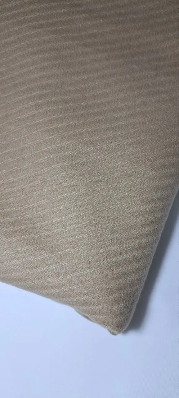 در رنگ جذاب کرم تیره