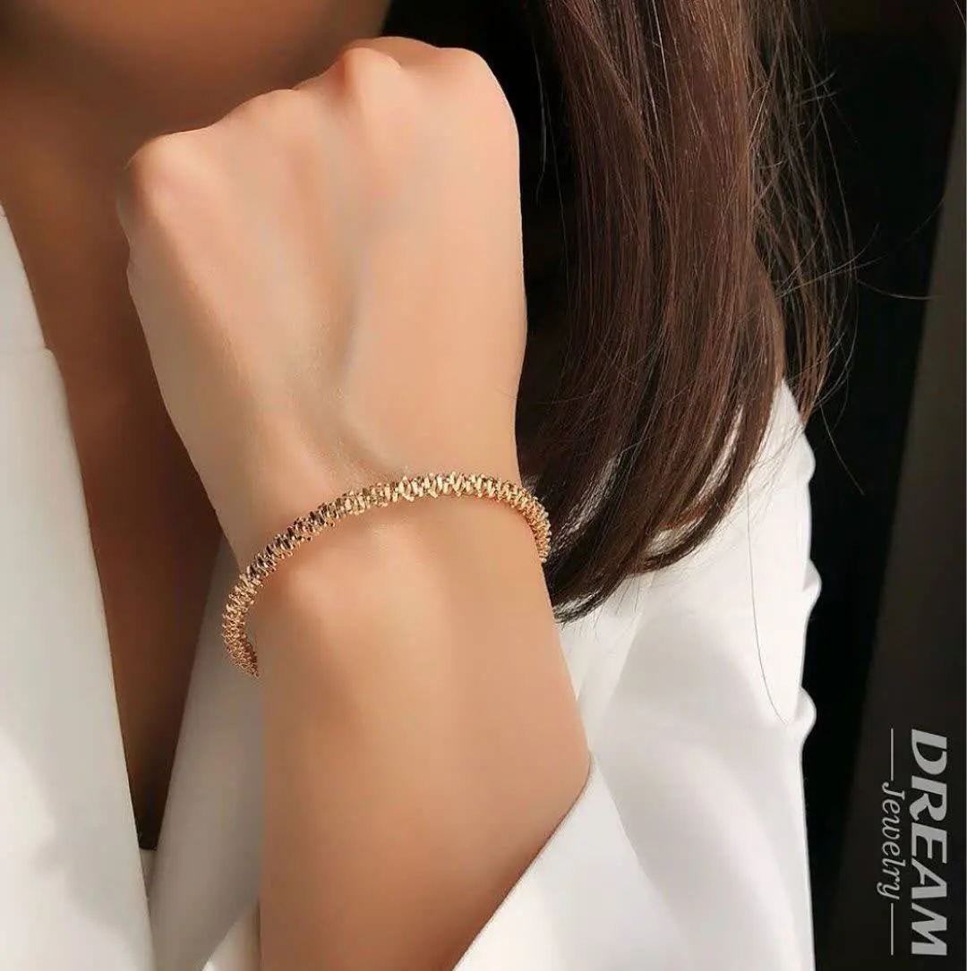 ❤️ اینم النگوی ست با گوشواره‌اش🥰🤩
