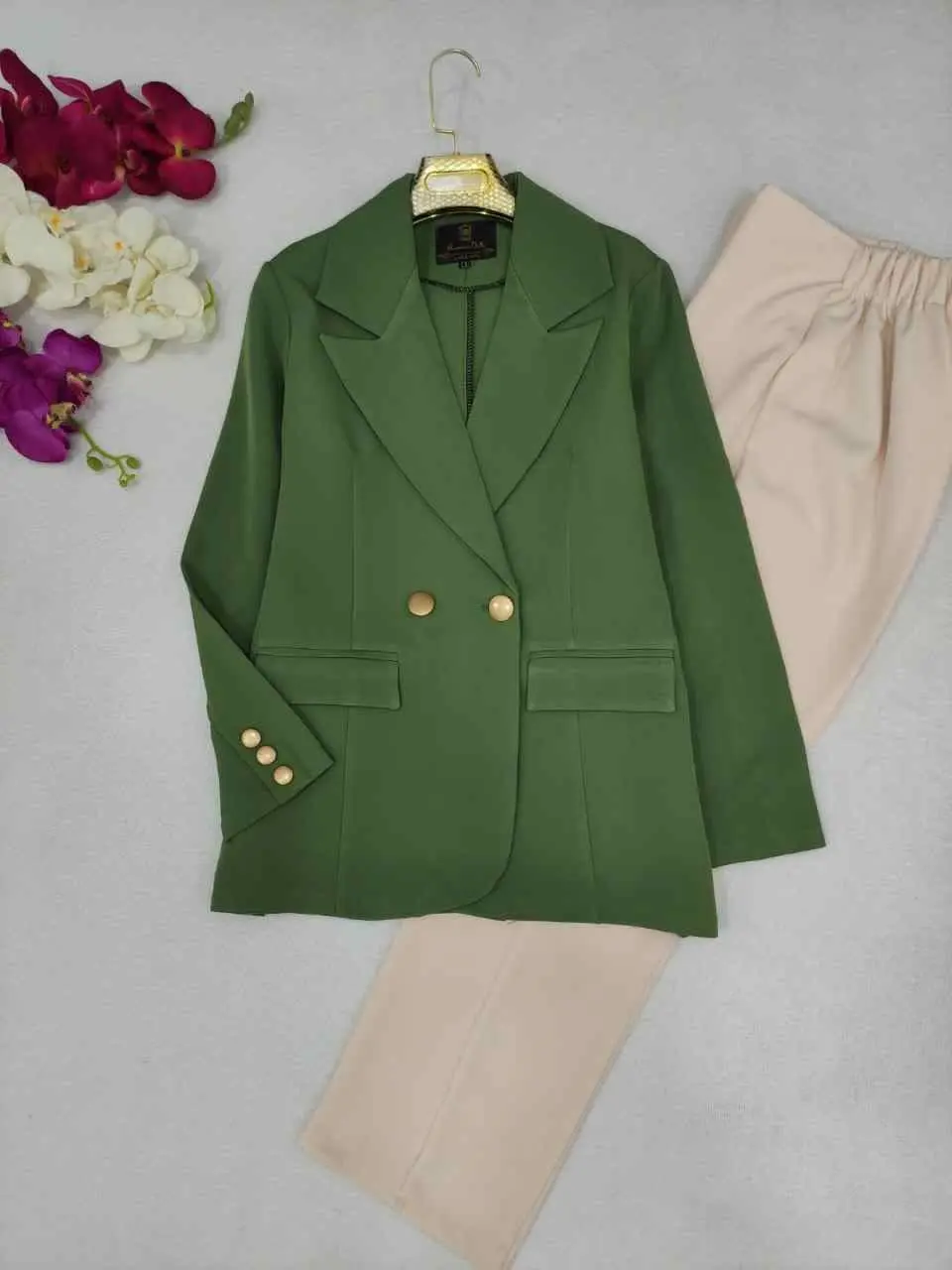 🍃نام: کت و شلوار المیرا 
