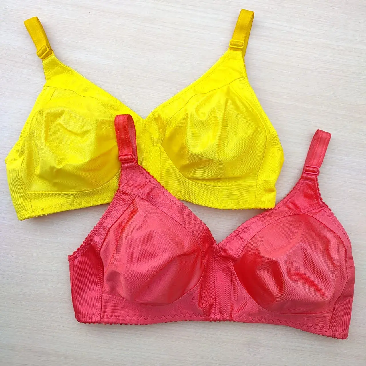 سوتینپرسی فرم سینه رو خیلی...