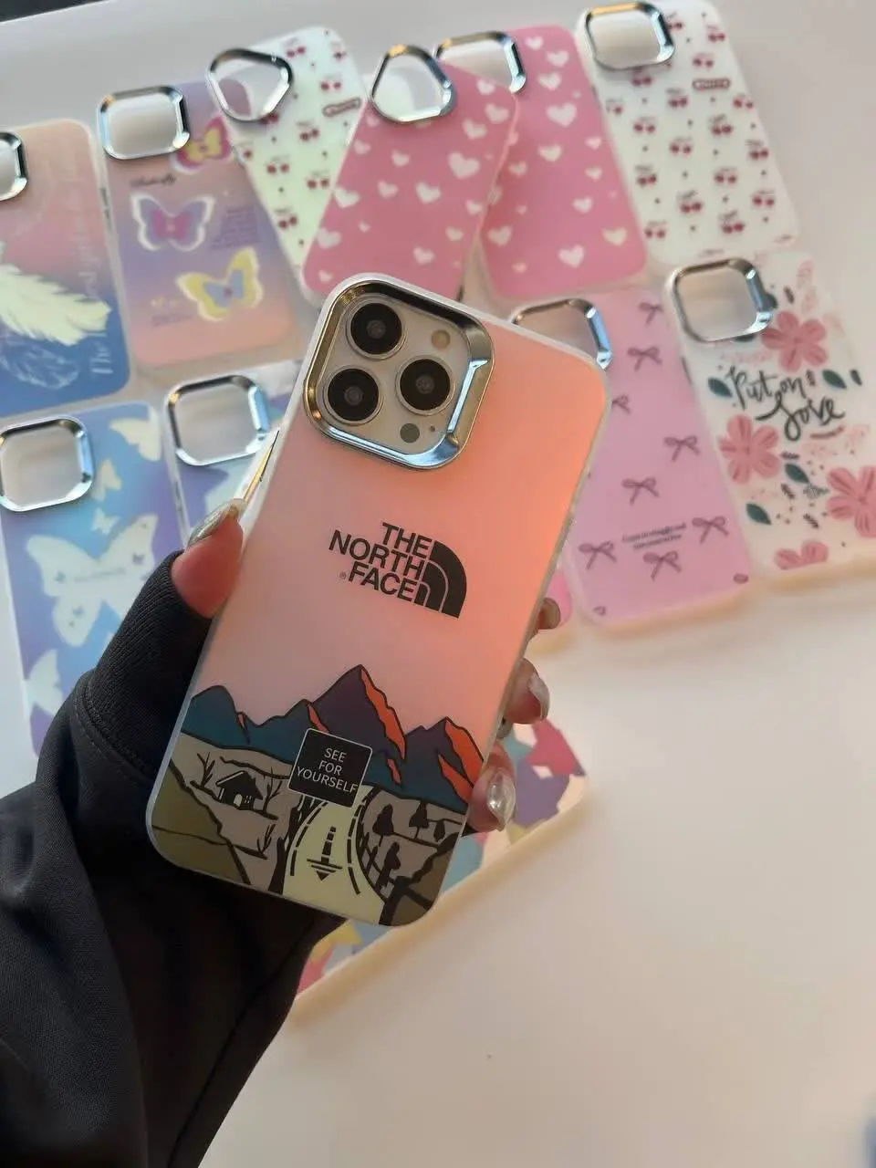 📱مدل قاب: قاب طرحدار هولوگرامی متال فوق العاده زیبا مخصوص انواع #سامسونگ #شیائومی و #آیفون
