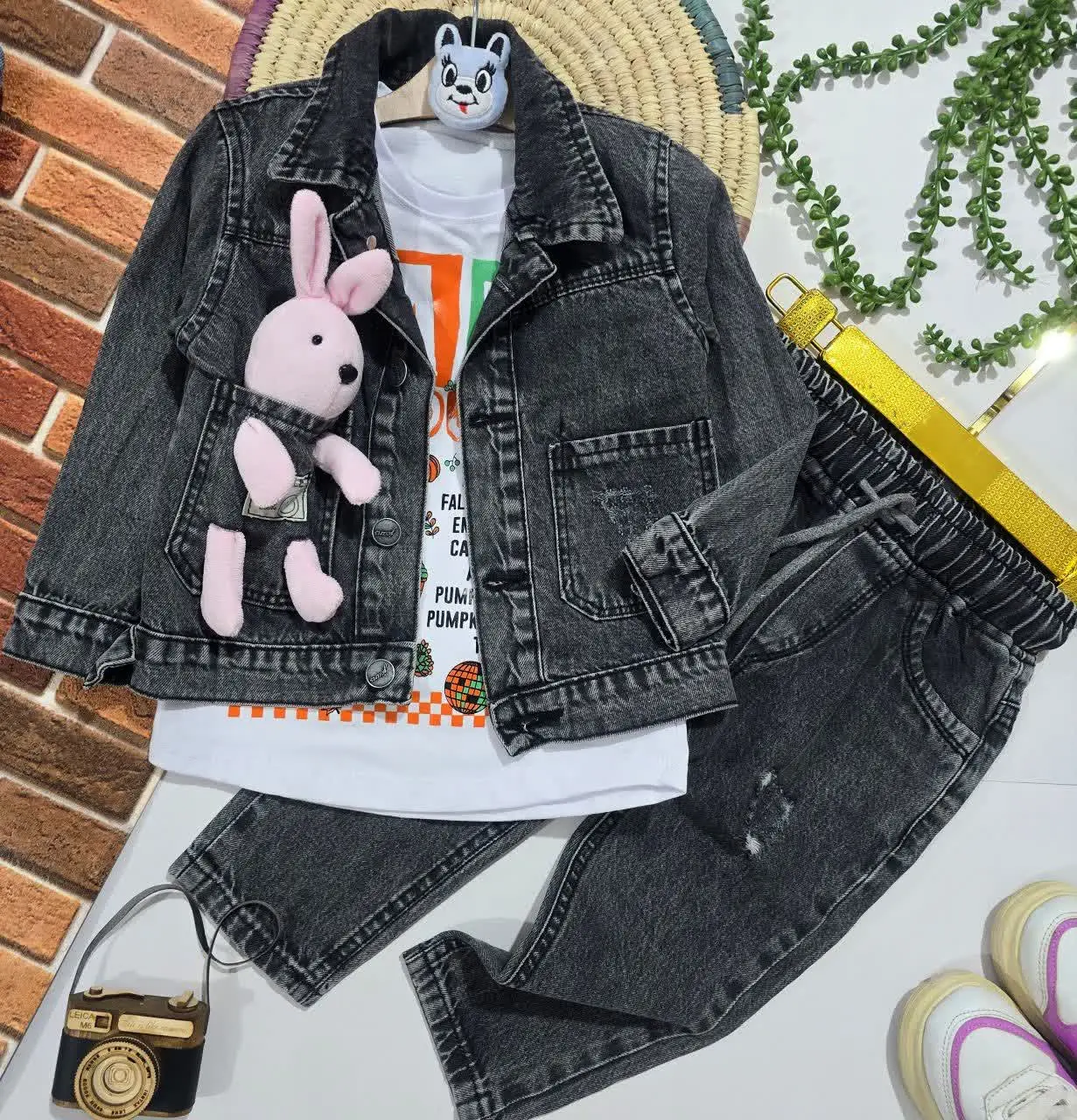 نام: سه تیکه خرگوش گوش دراز