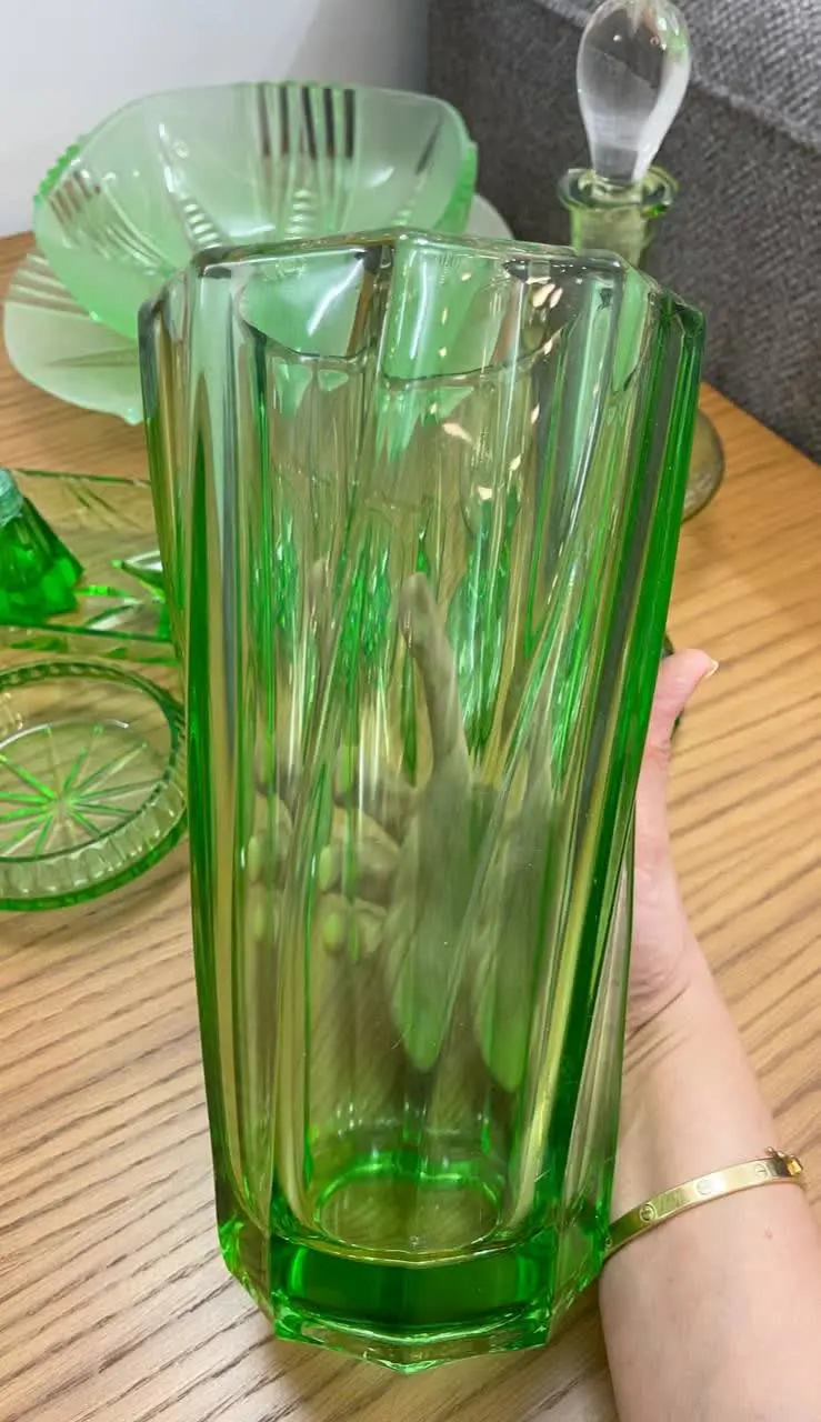 گلدان قدیمی 
