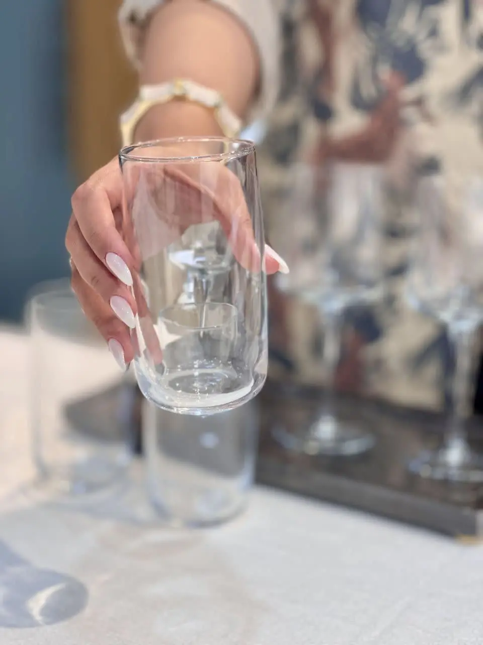 لیوان و گیلاس iconic 
