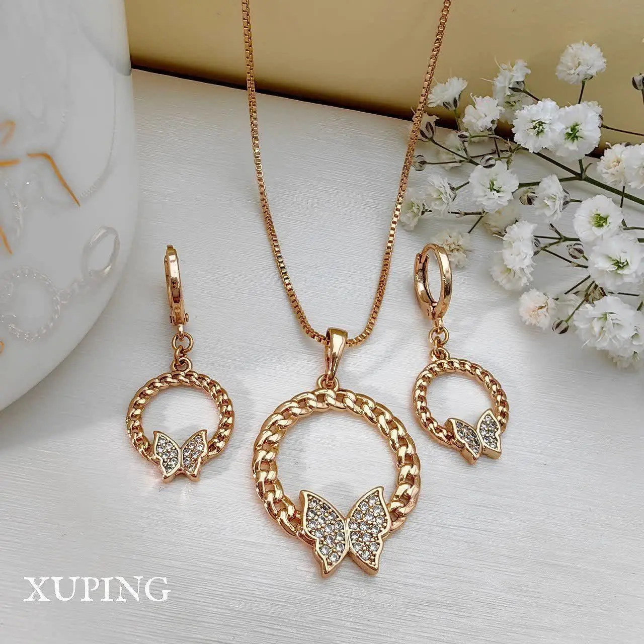 🦋پروانه پشت پیله‌اش حس کرد راهی هست و رفت🦋✨🌸
