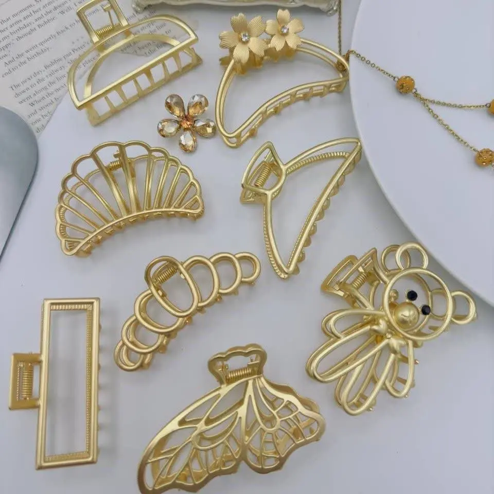 کلیپس فلزی طلایی
