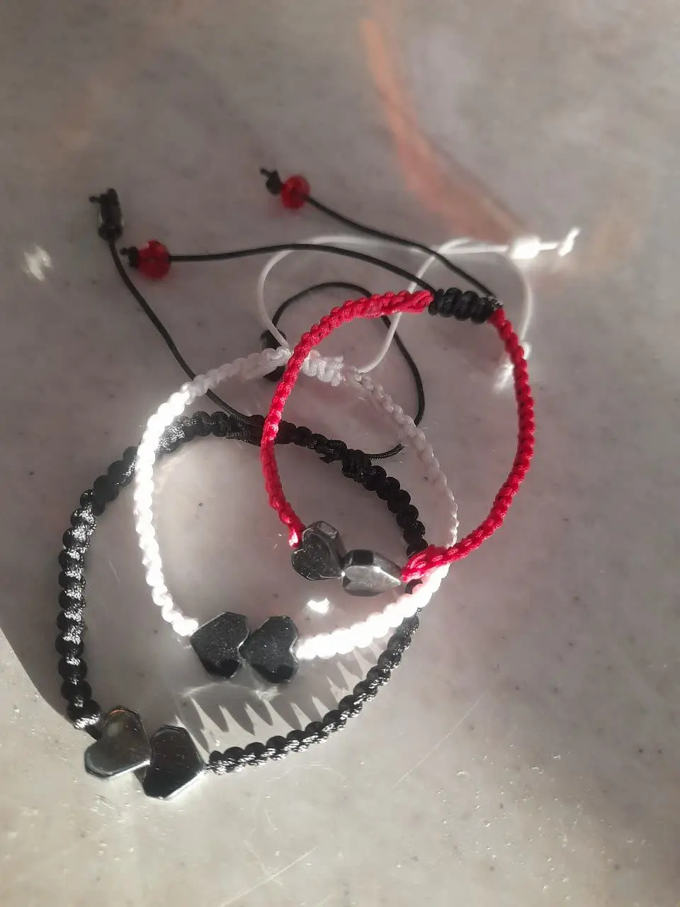 این دستبندامون هم جدید است 😁 
