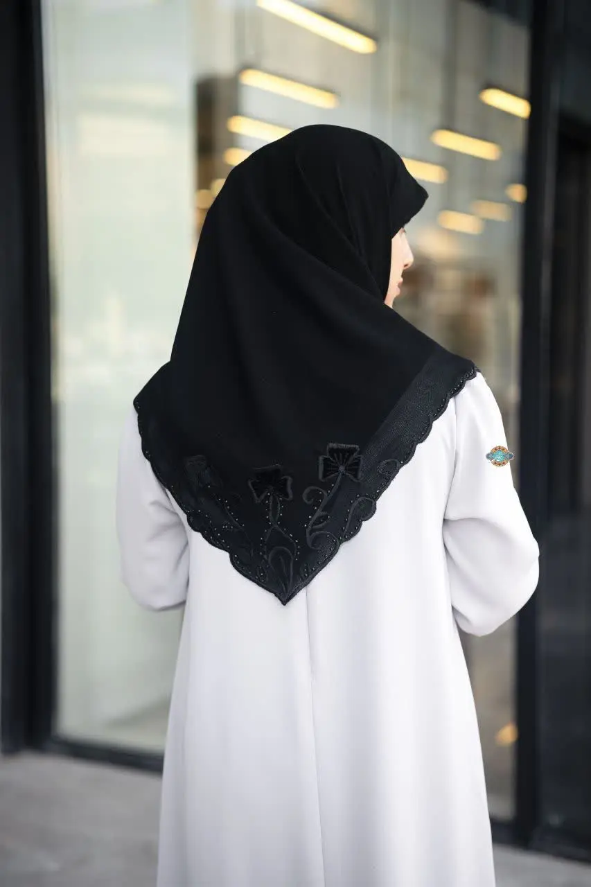 روسری گلدوزی کد ۲۰۴